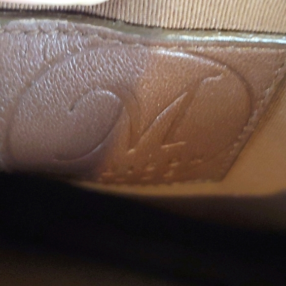 Madison Ridge Red Leather Bag - Picture 12 of 15